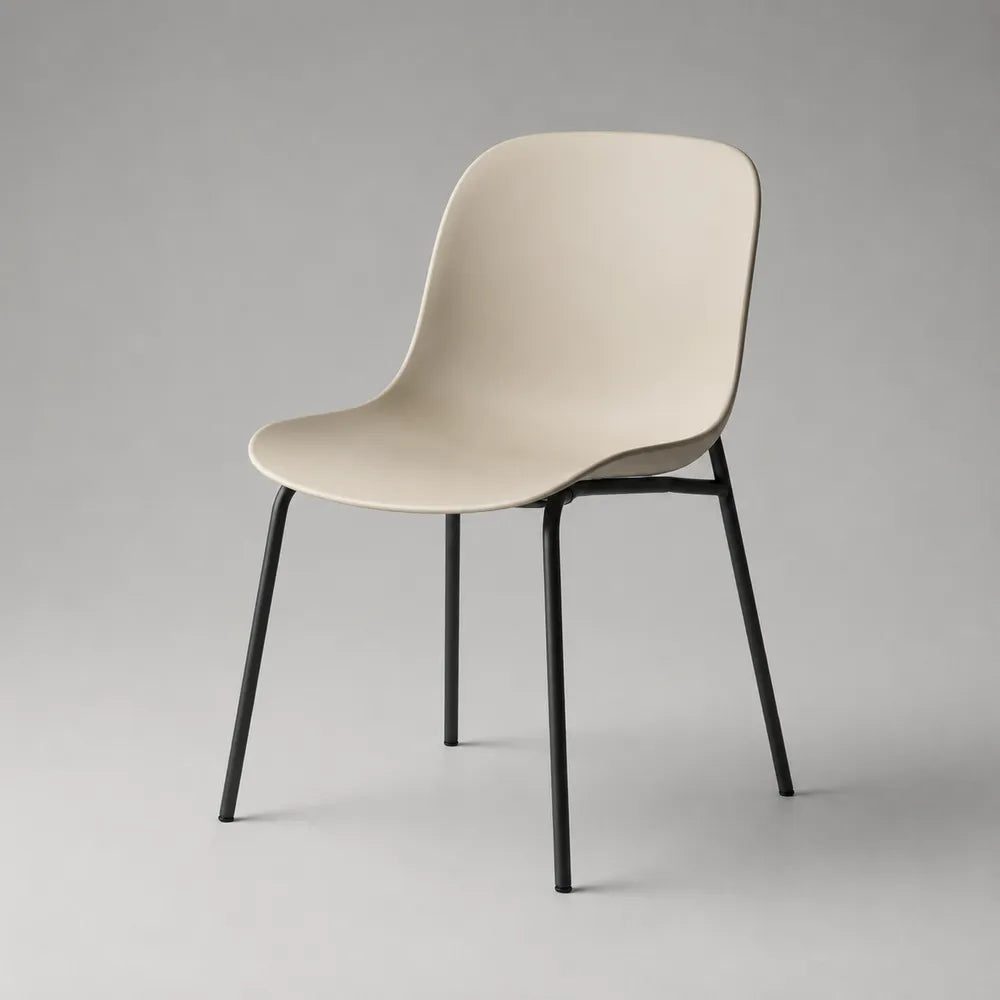 Chaise de salle à manger en polypropylène beige avec pieds en acier noir 54 x 55 x 82 cm
