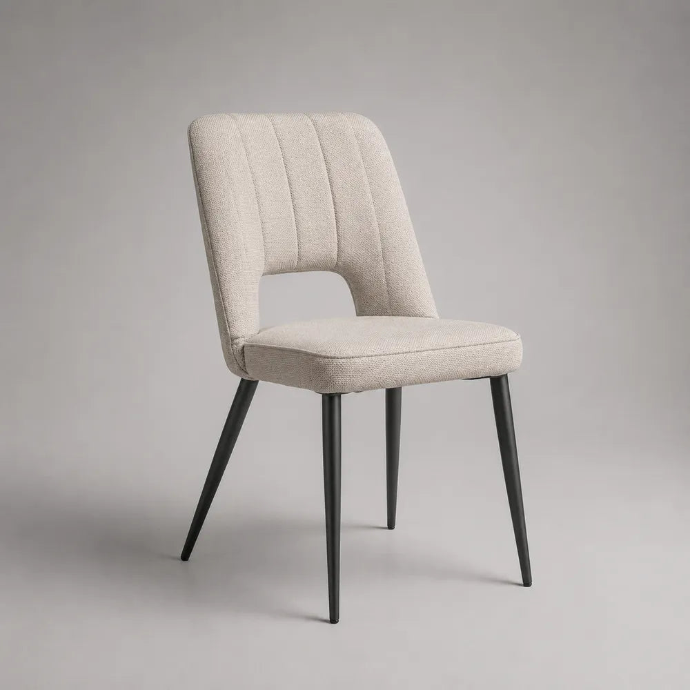 Chaise de salle à manger rembourrée en tissu bouclé beige avec pieds en acier noir 48 x 57 x 86 cm