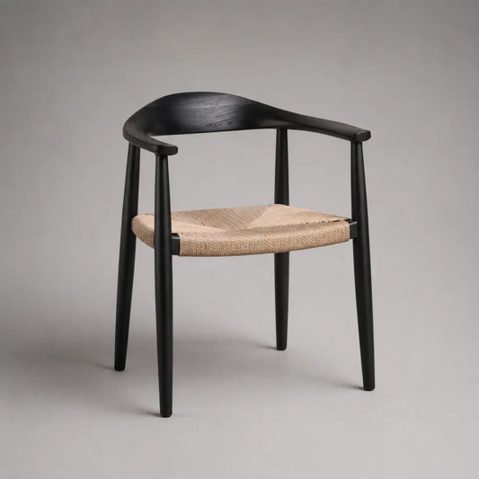 Chaise de salle à manger 55 cm en bois noir avec assise en rotin naturel et dossier incurvé